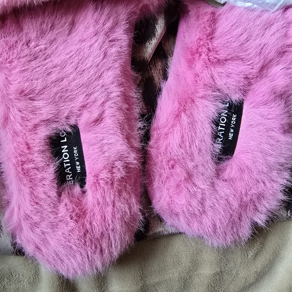 Generation Love ROSE Slippers SMALL Slides Open Toe Faux Fur Comfort $85 NEW - Picture 6 of 8